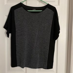 Ann Taylor loft to town short sleeve top.